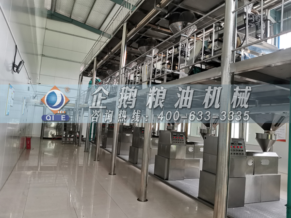 河南省農業(yè)廳專家驗收小組對蘭考花生基地及特香型花生油加工設備進行綠色食品加工認證驗收(圖6) 河南省農業(yè)廳專家驗收小組對蘭考花生基地及特香型花生油加工設備進行綠色食品加工認證驗收(圖6)